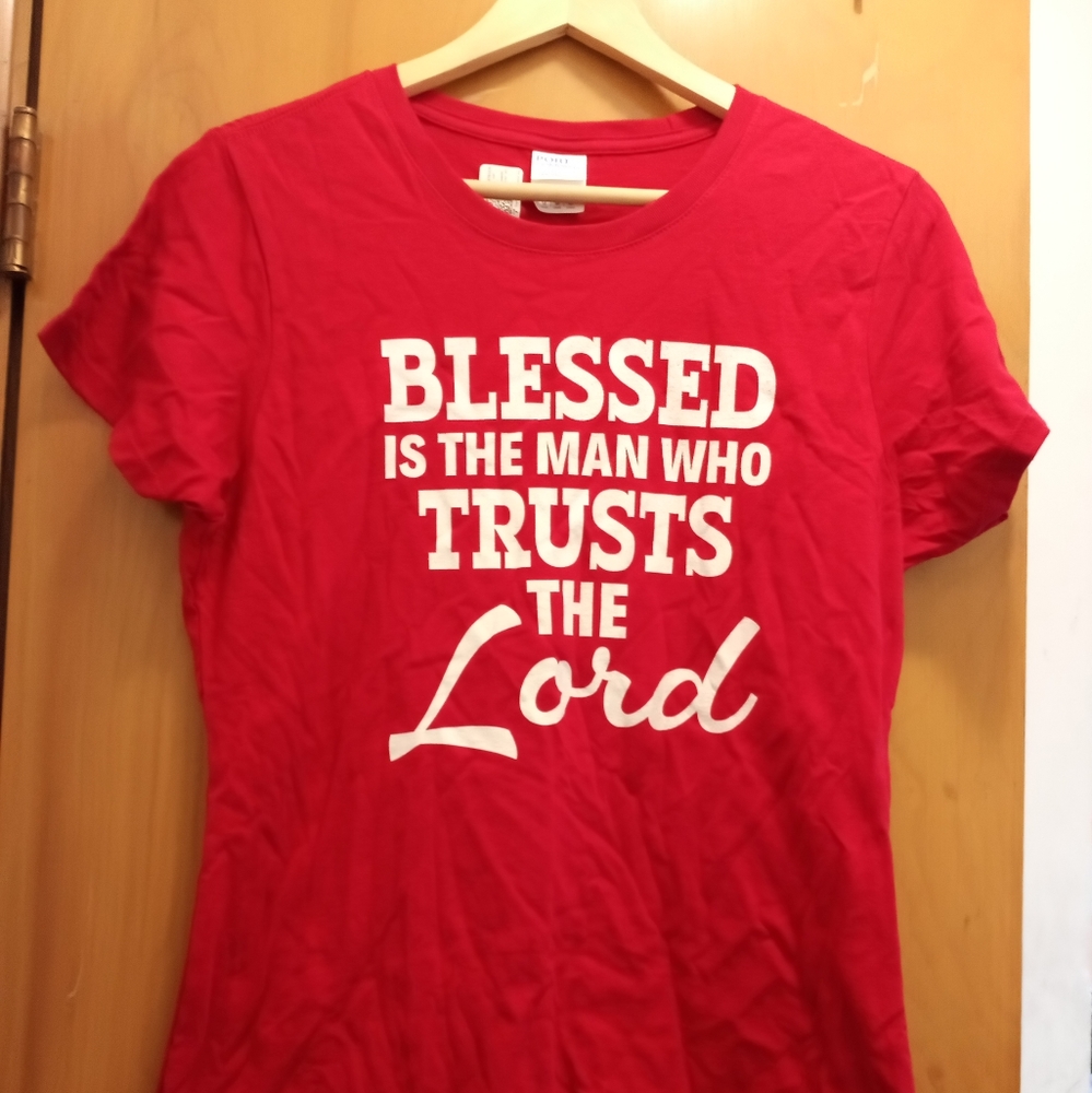 Blessed is the Man Who Trusts in the Lord Red Short Sleeve M T-shirt NWOT